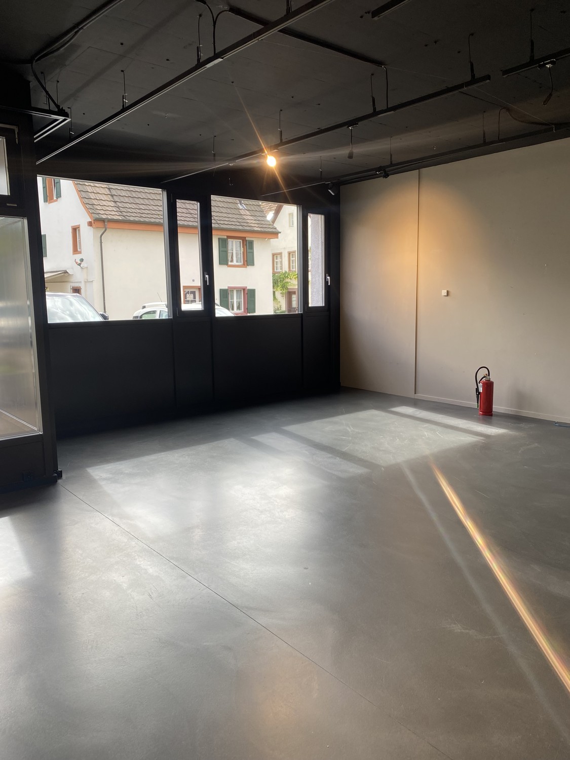 144m² commercial