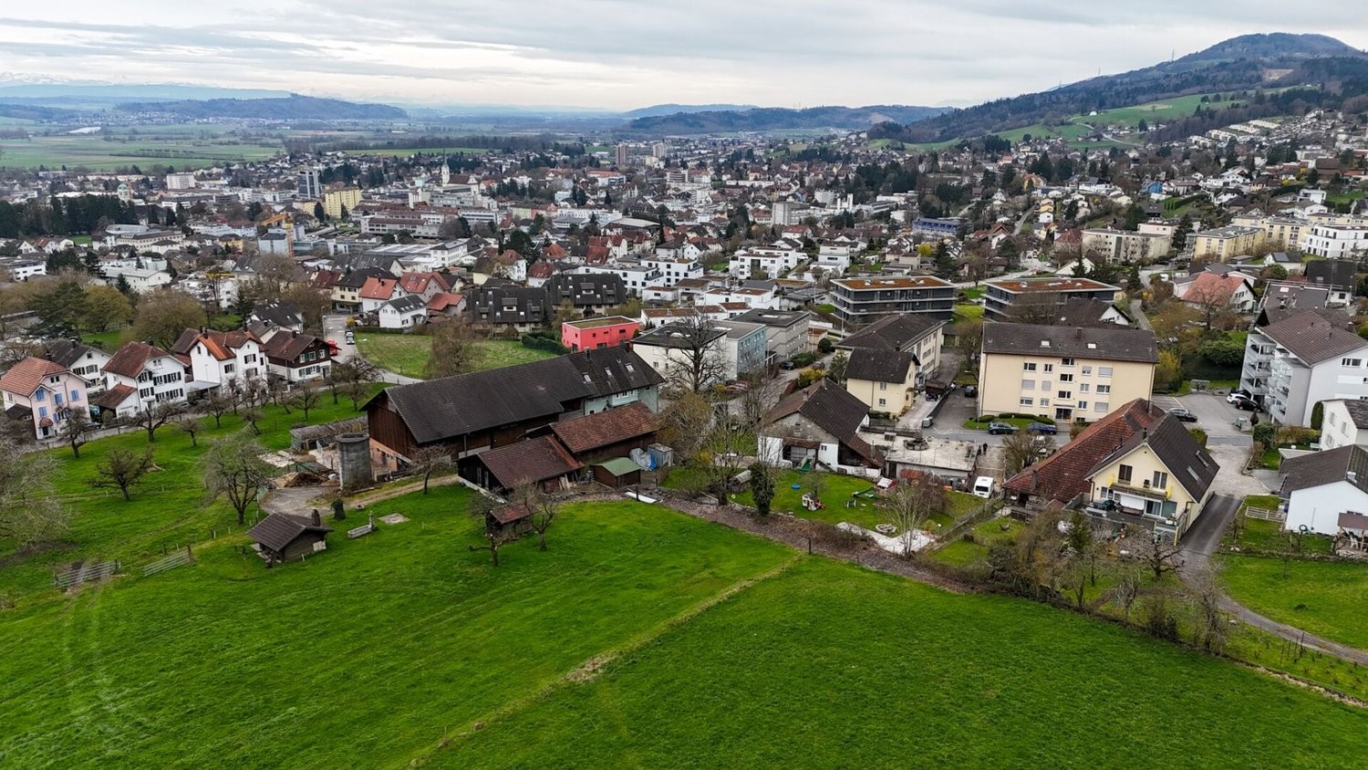 1725m² building land