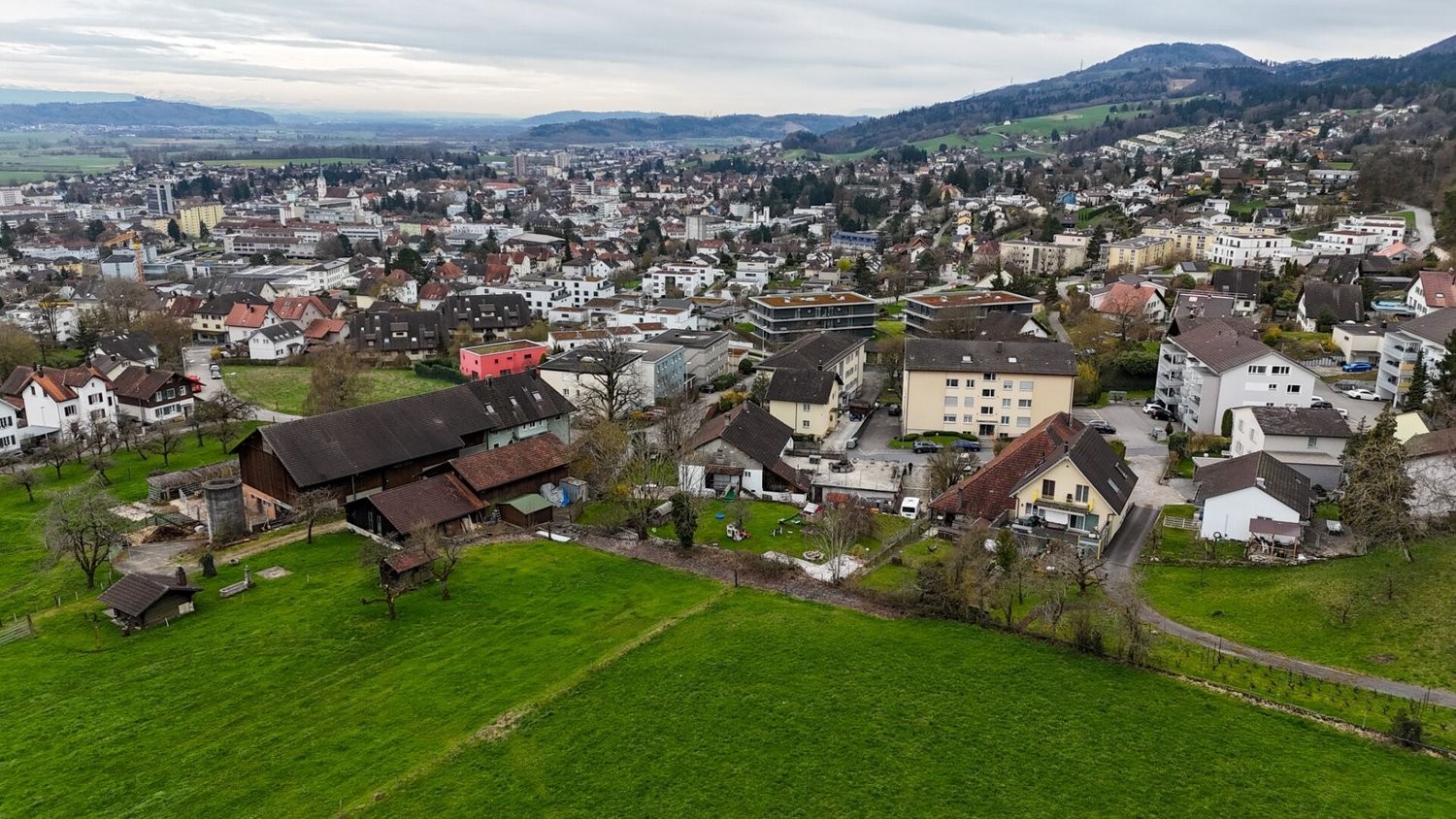 1725m² building land