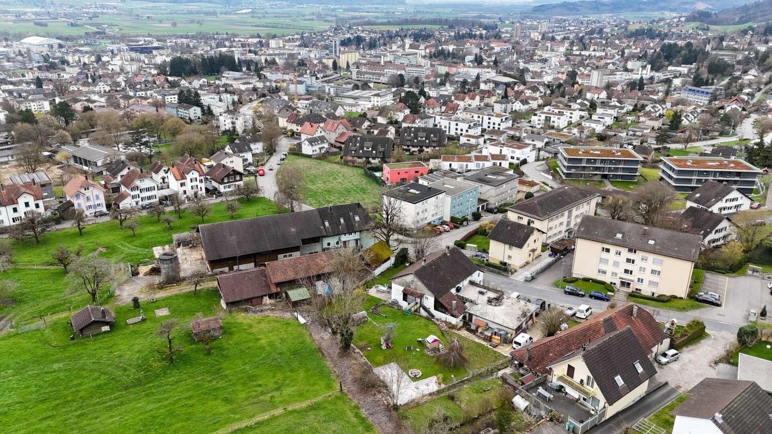 1725m² building land