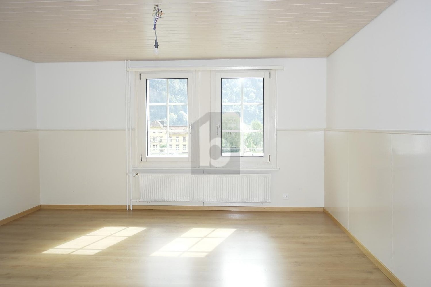 casa plurifamiliare di 15 locali