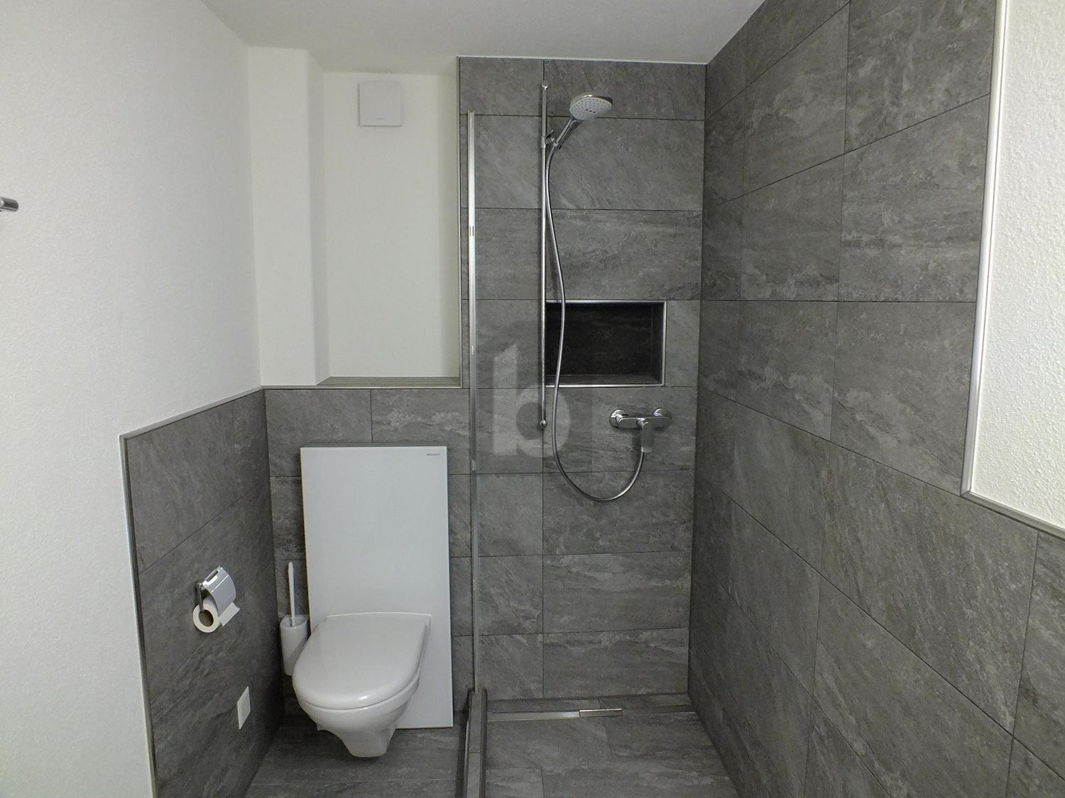 casa plurifamiliare di 15 locali