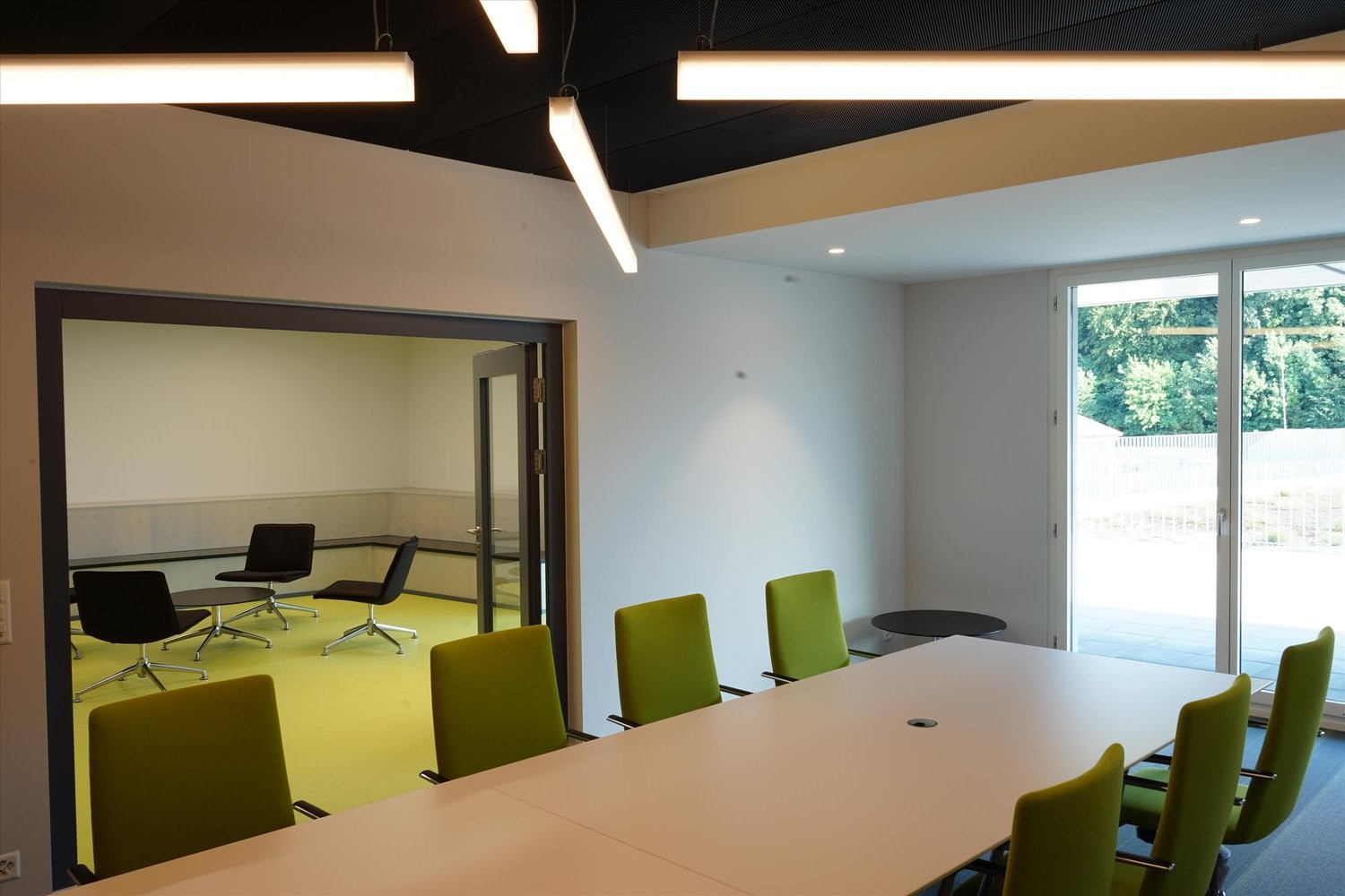 214m² office