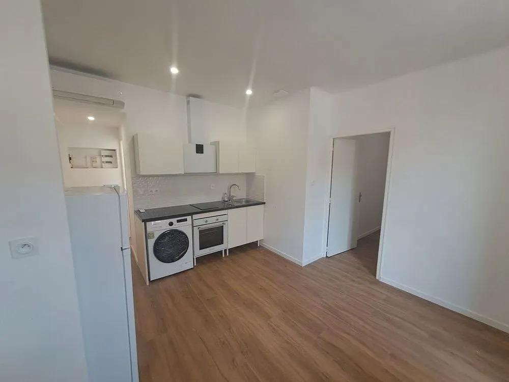Renovated 2-room apartment of 35 m² for rent