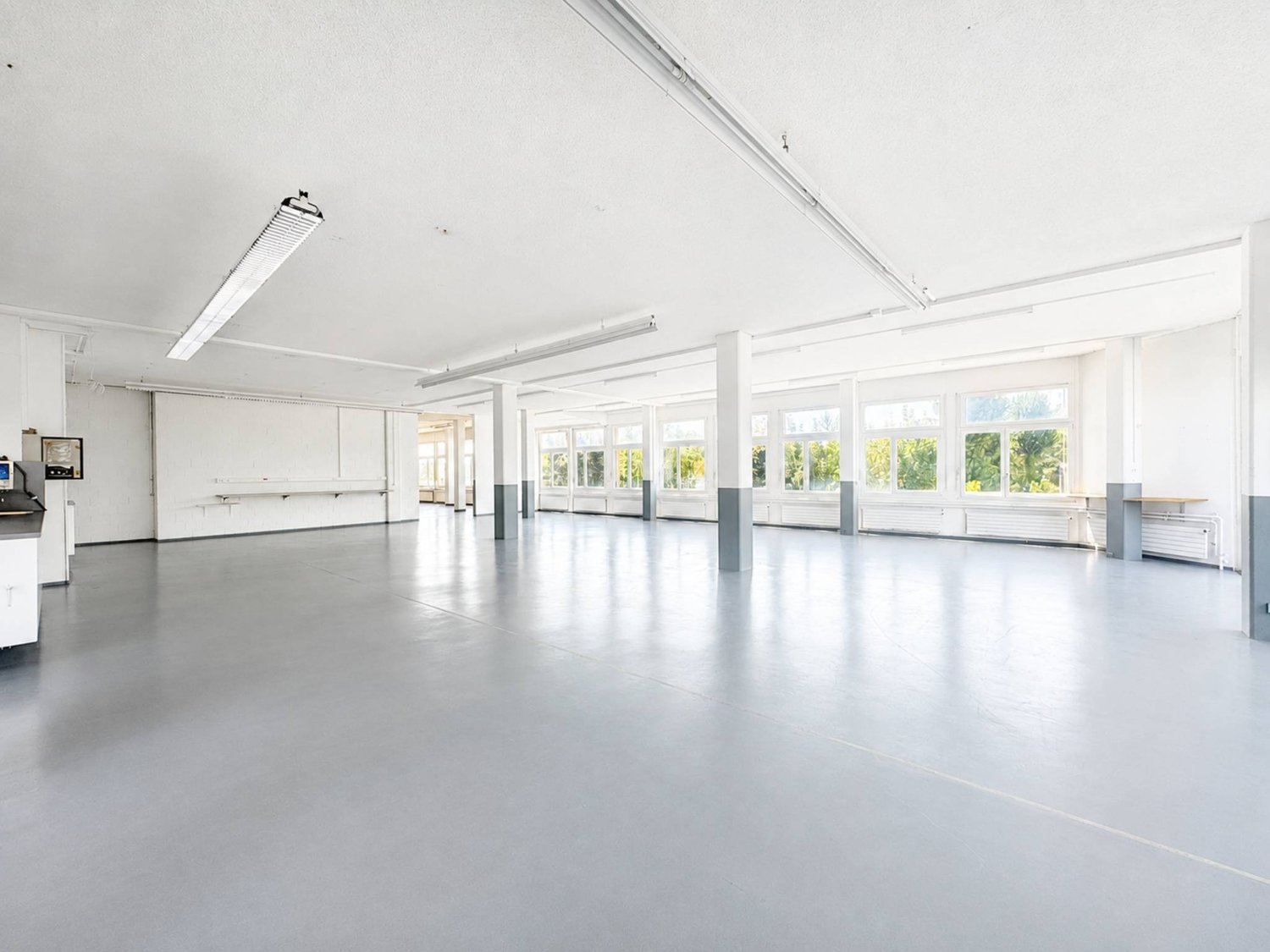 700m² commercial