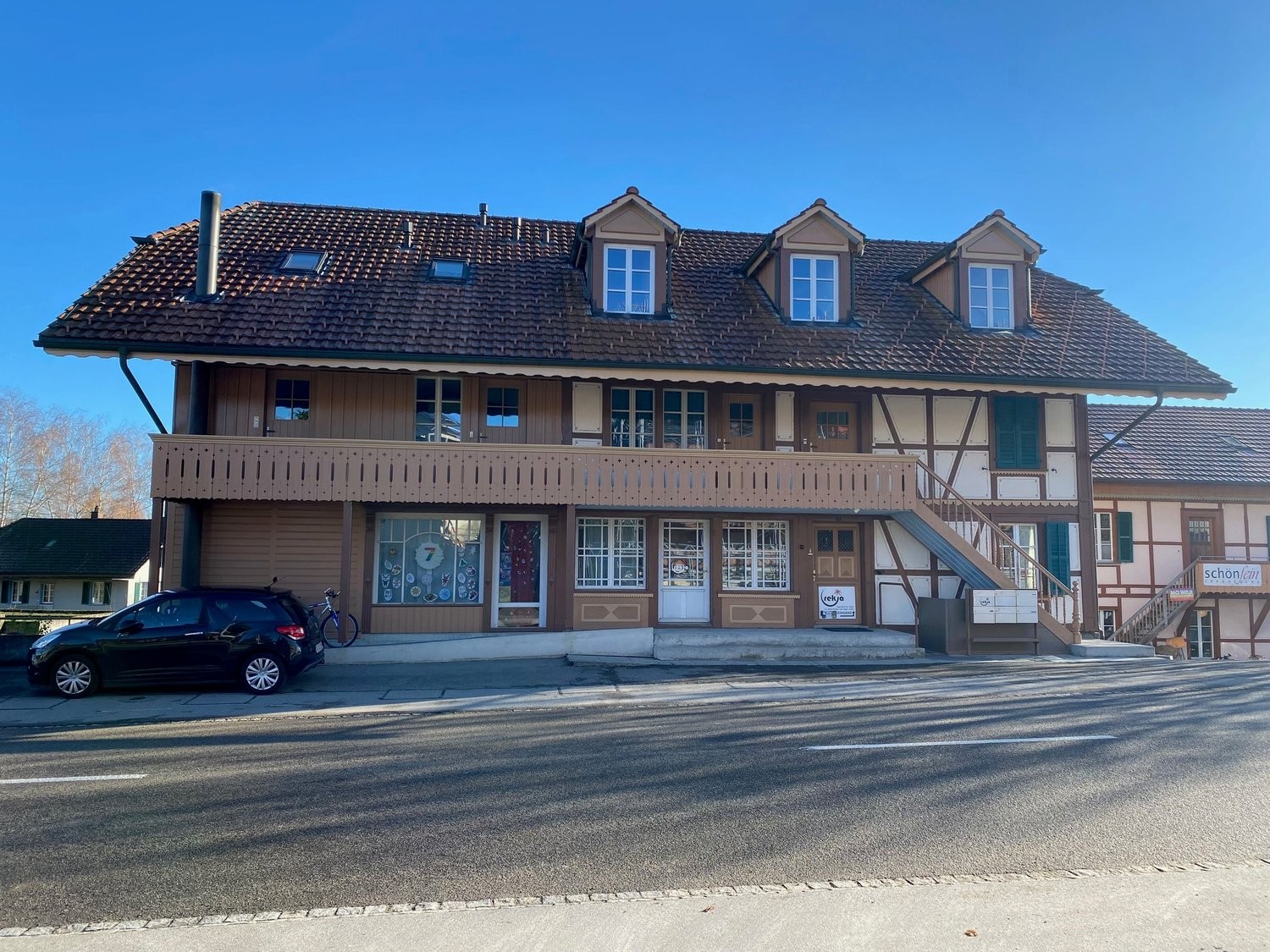 260m² office