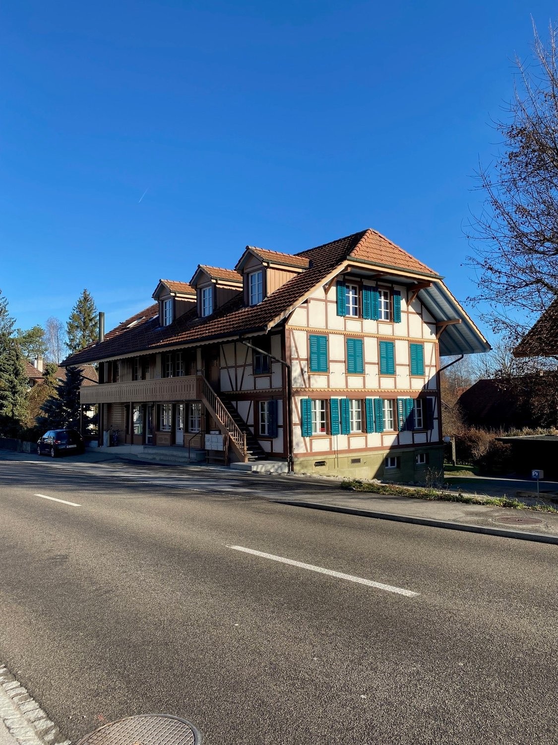260m² office