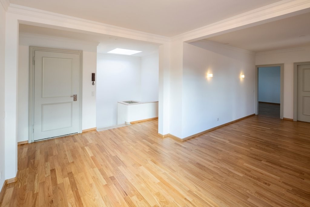 8 rooms apartment