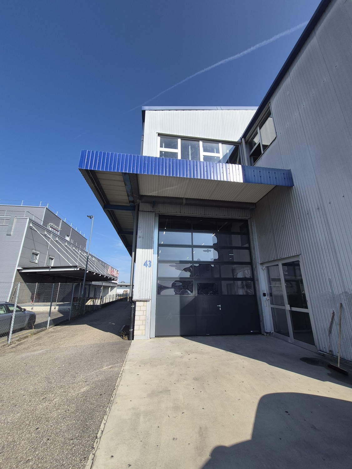 266m² commercial