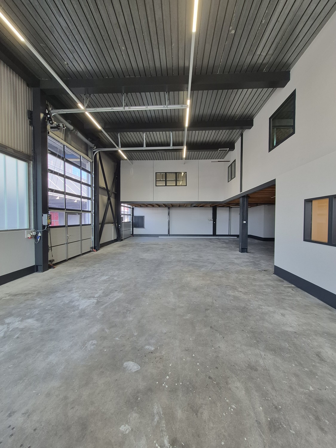 266m² commercial