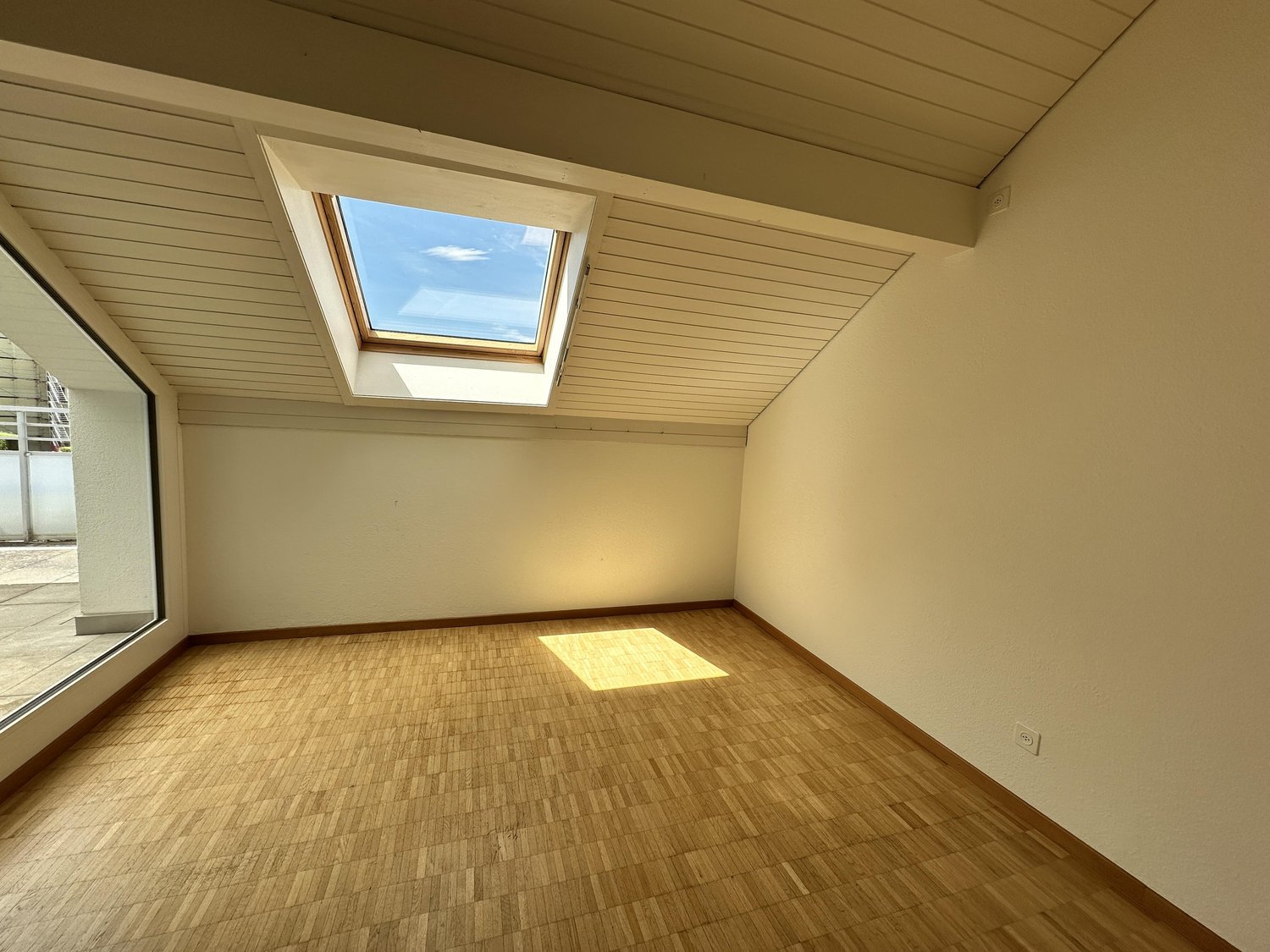 5 rooms apartment