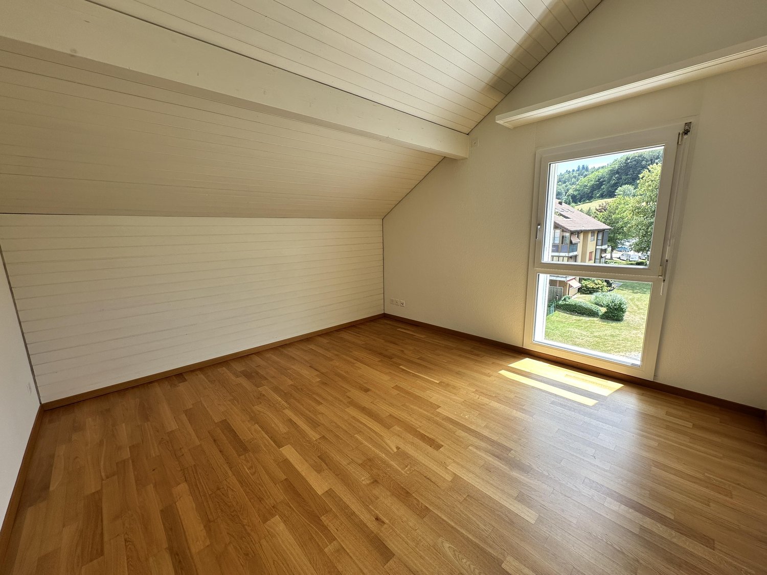 5 rooms apartment