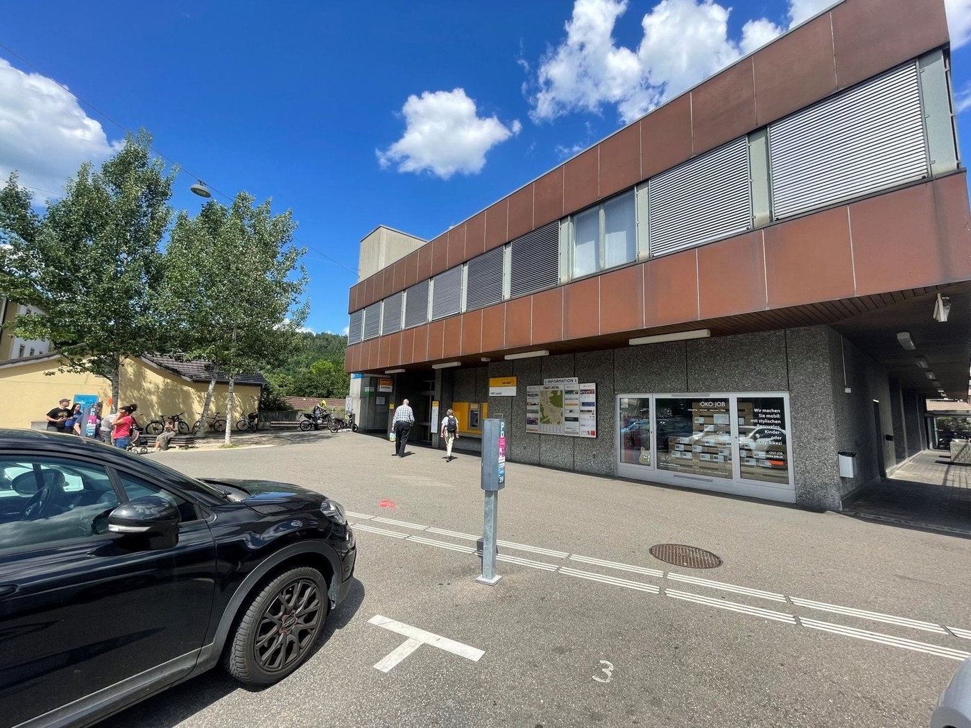 254m² office