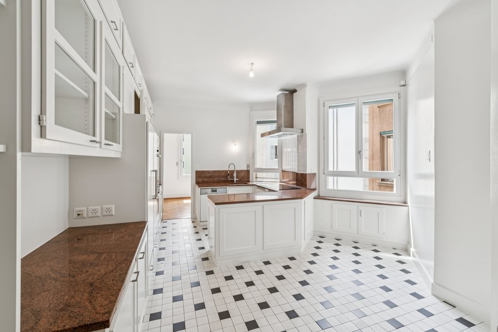 7 rooms apartment