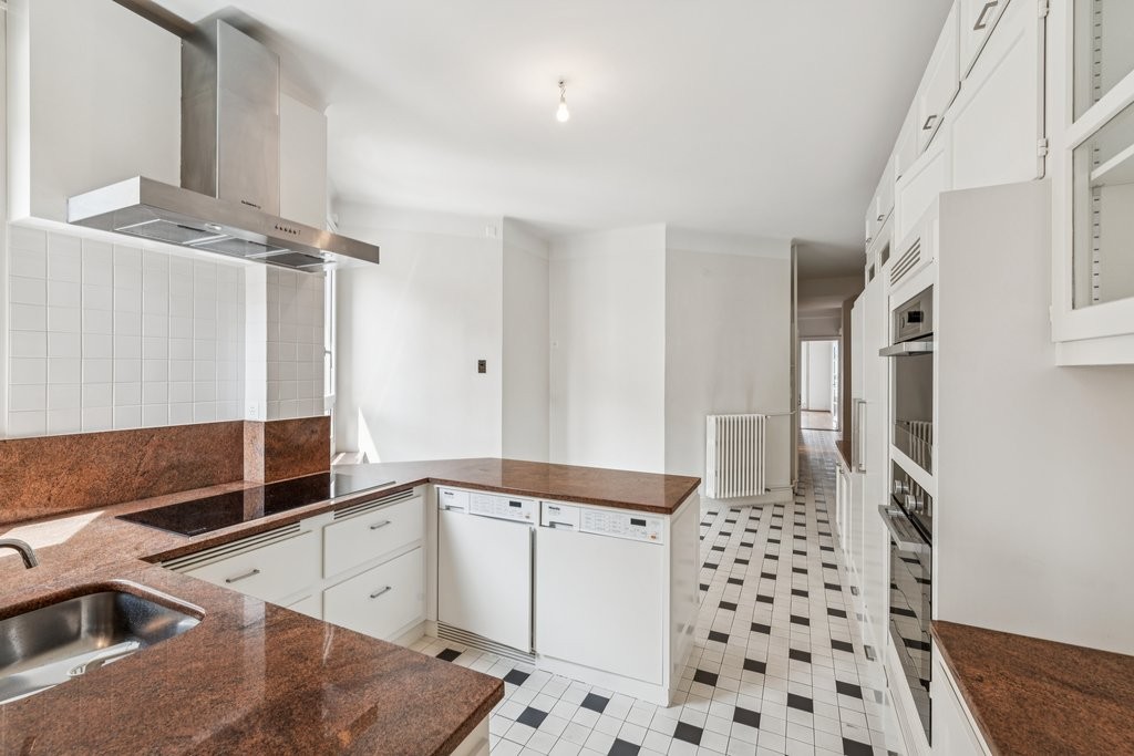 7 rooms apartment