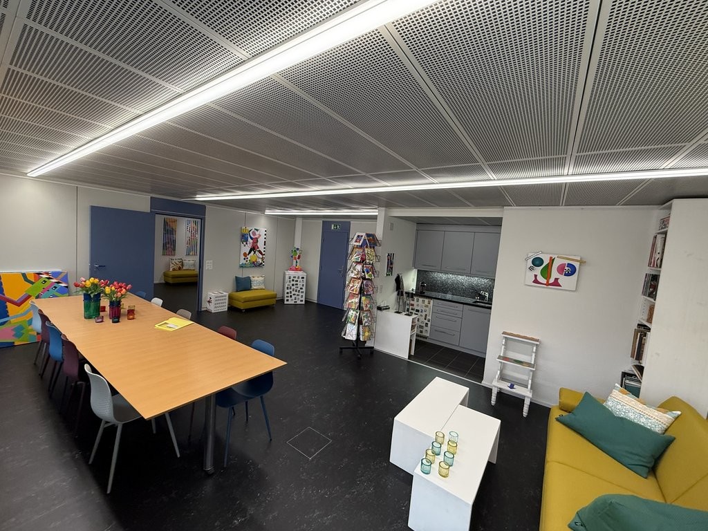 91m² office