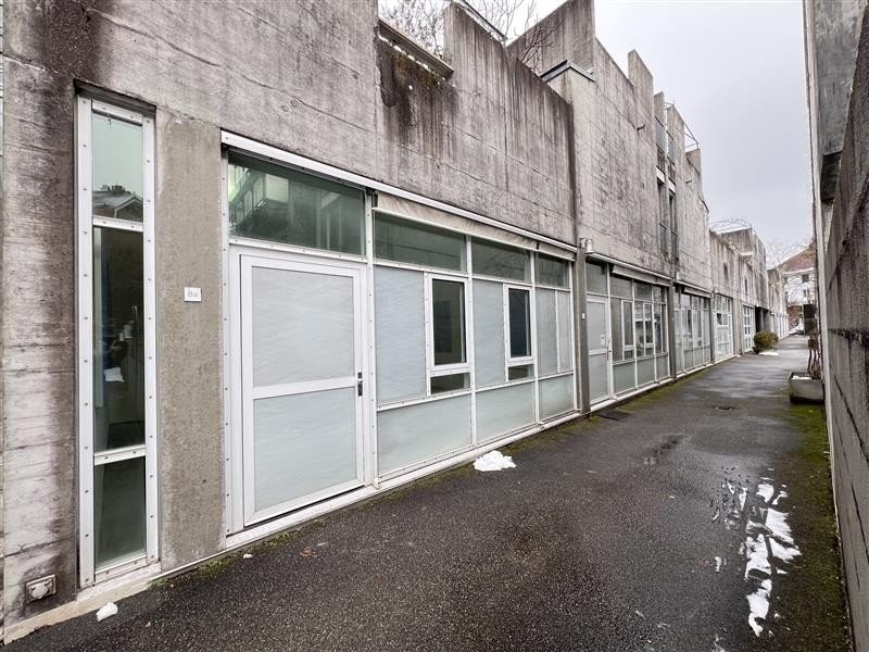 61m² office
