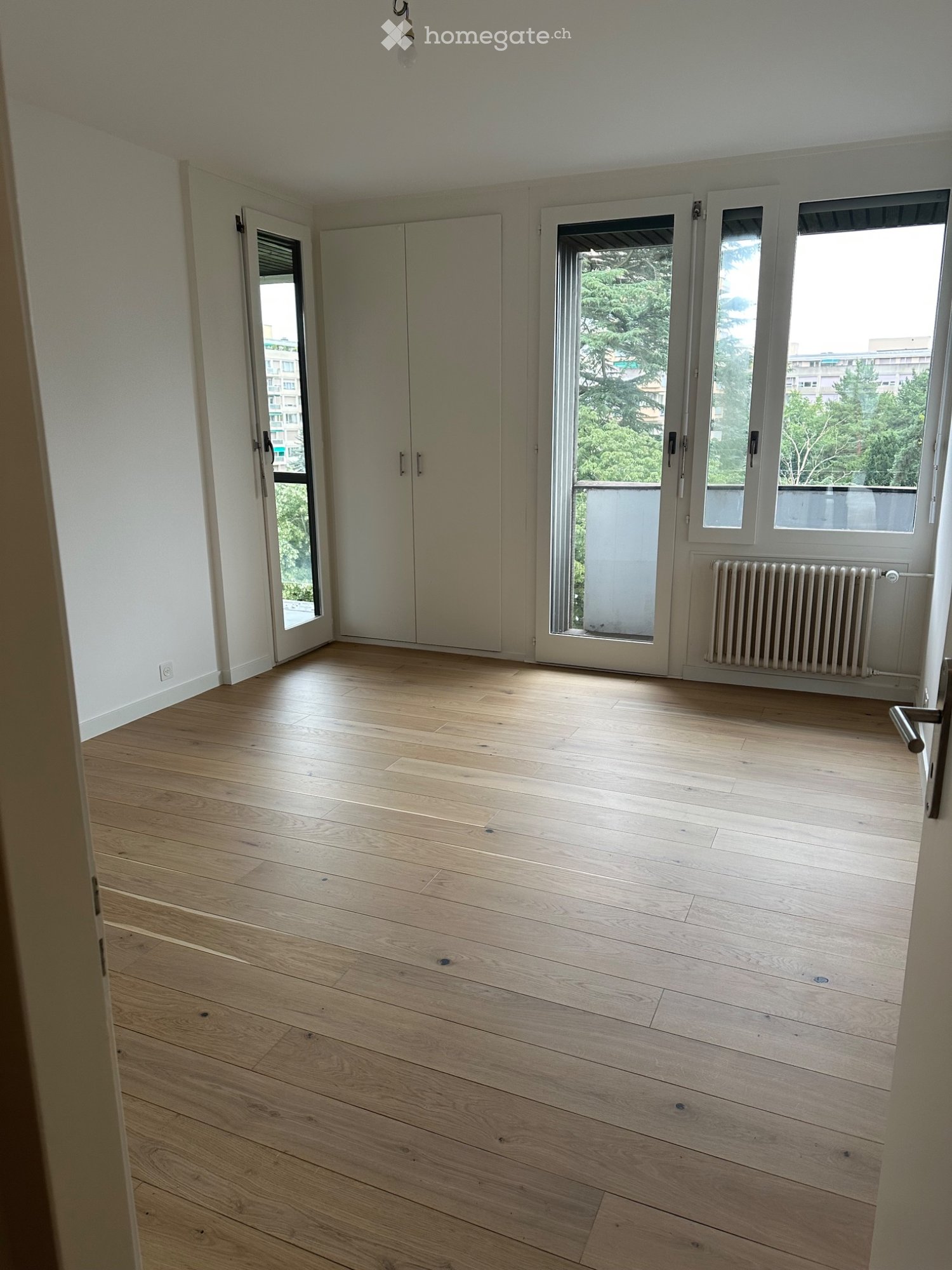 5 rooms apartment