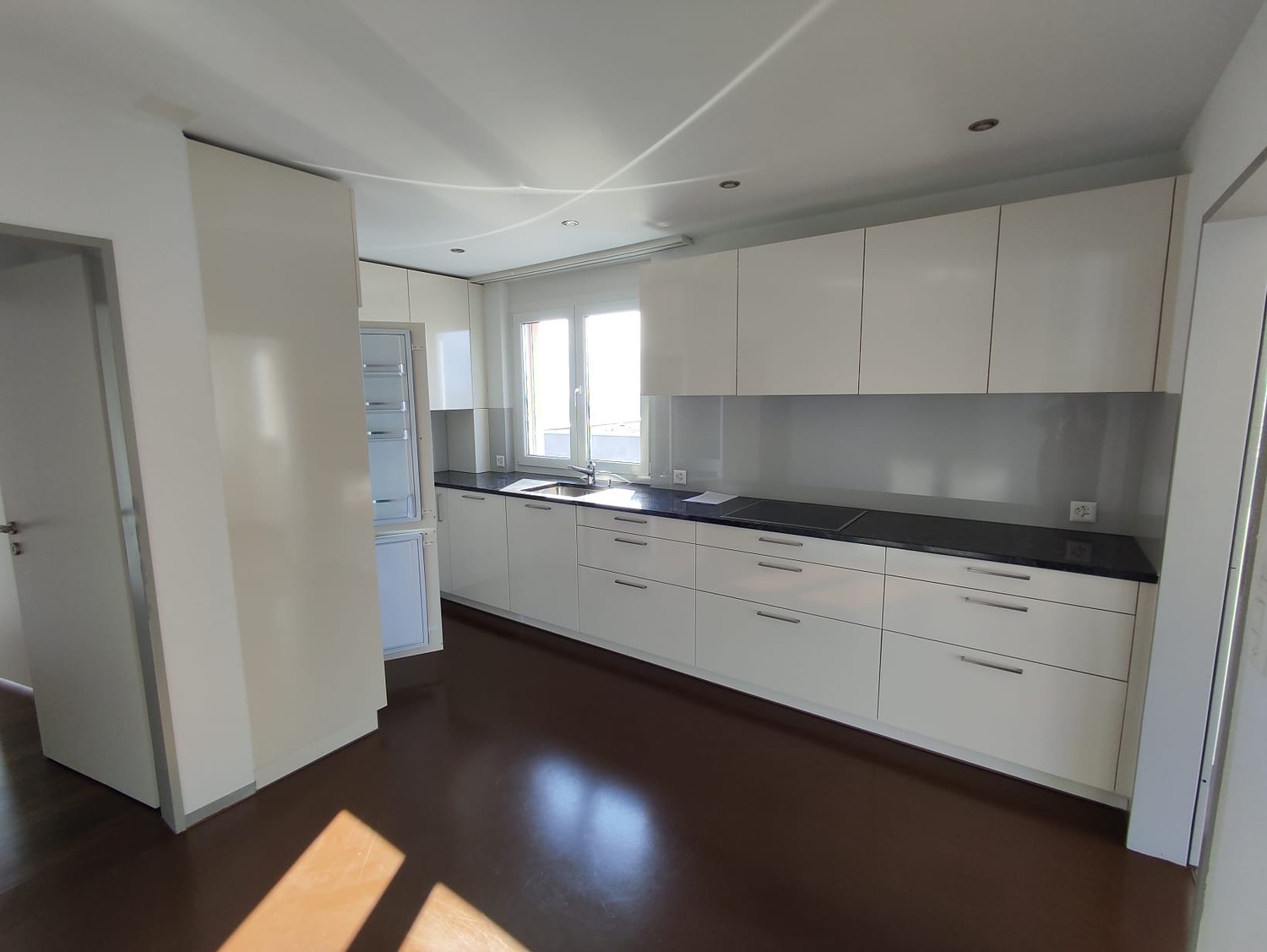 10 rooms single house