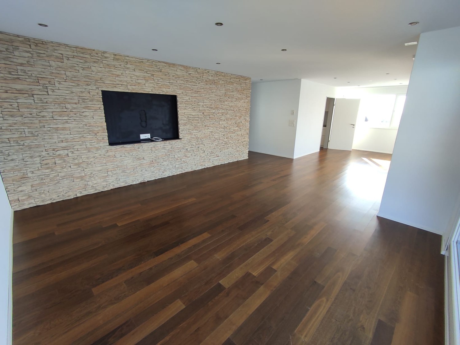 10 rooms single house