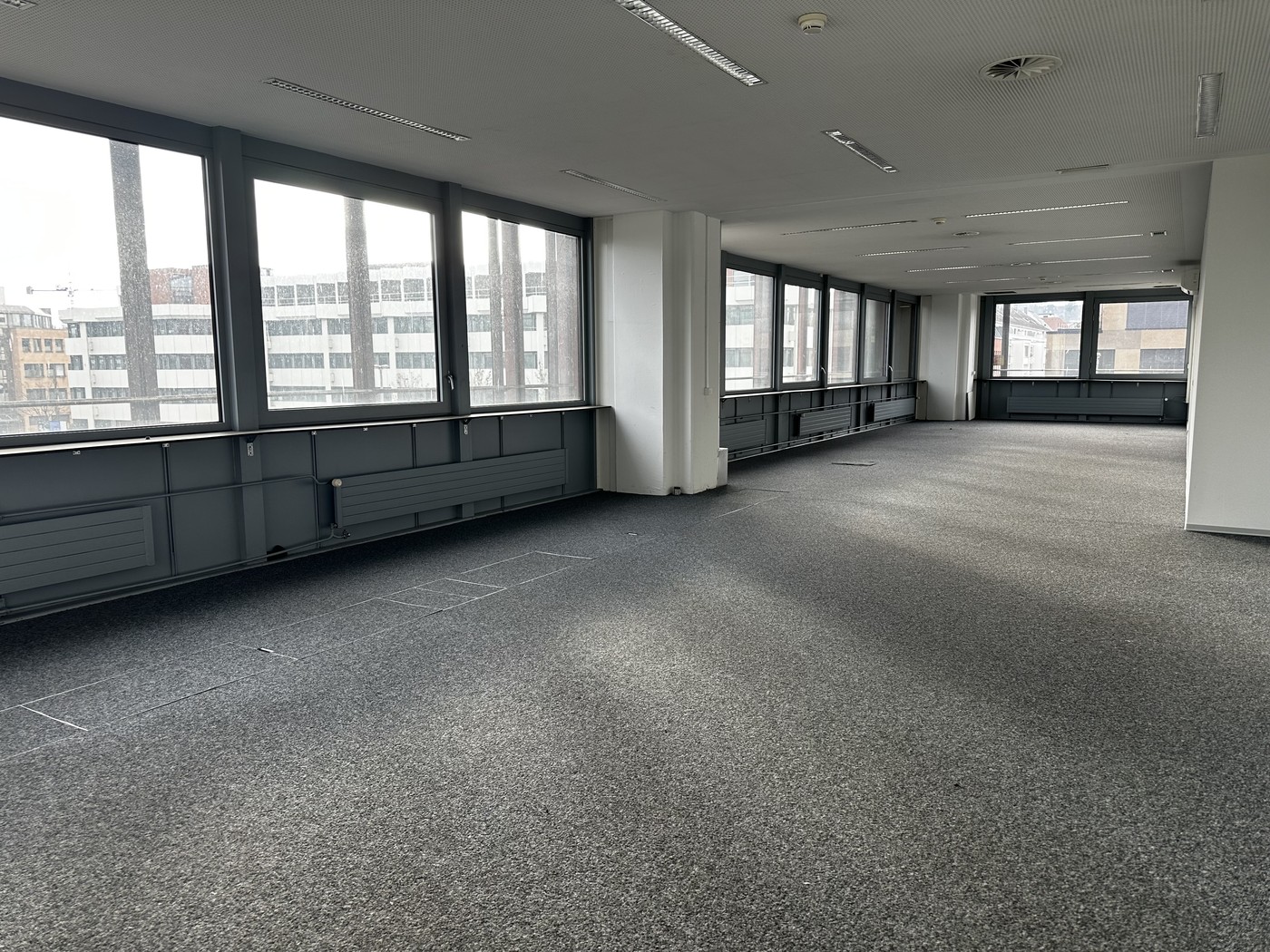 22-809m² office