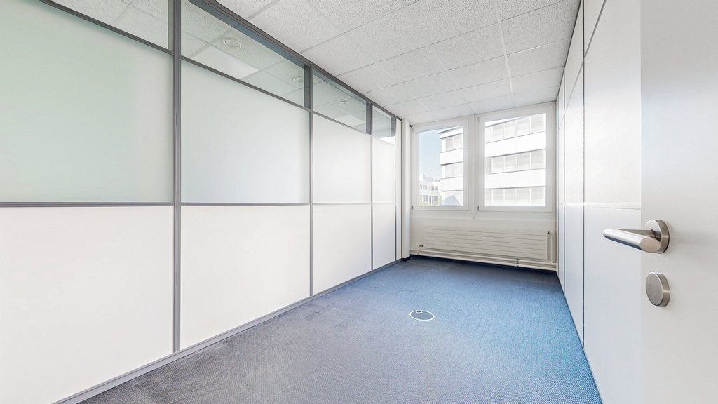 220m² office