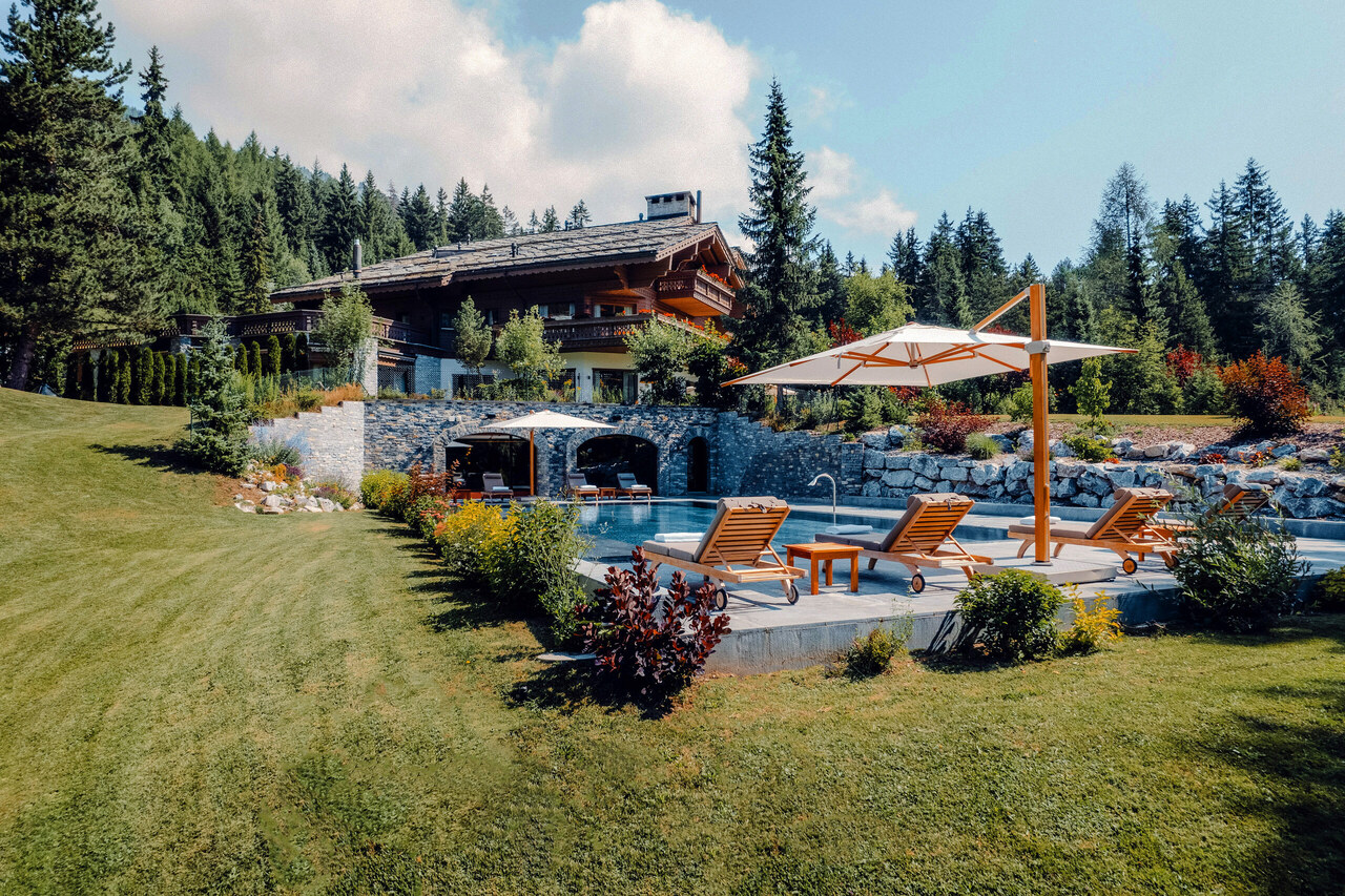 18 rooms chalet