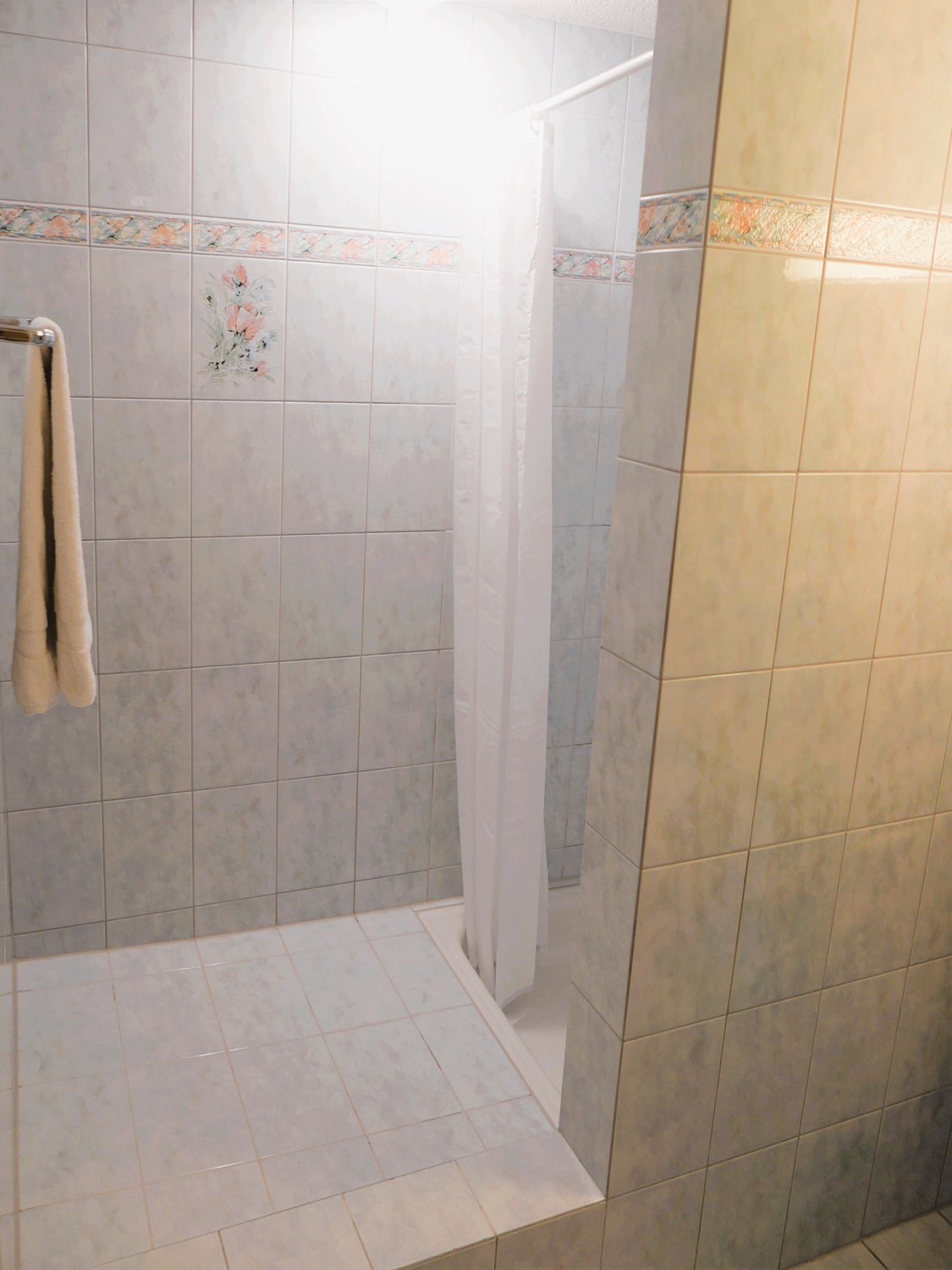 Zimmer mit privatem Badezimmer zu vermieten