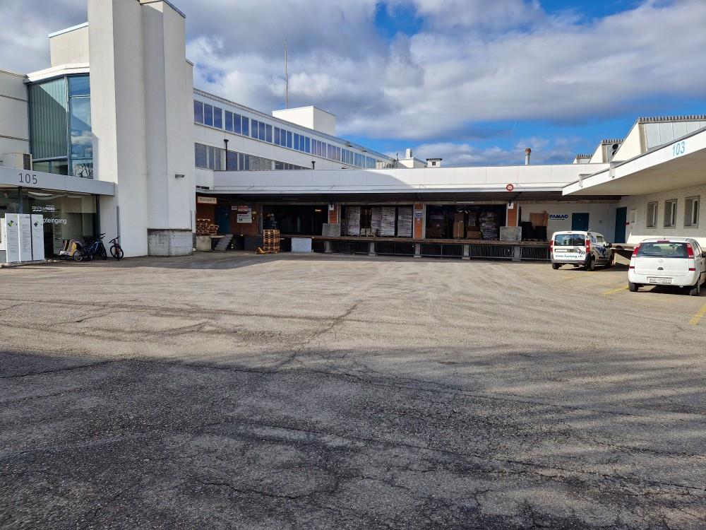180m² office