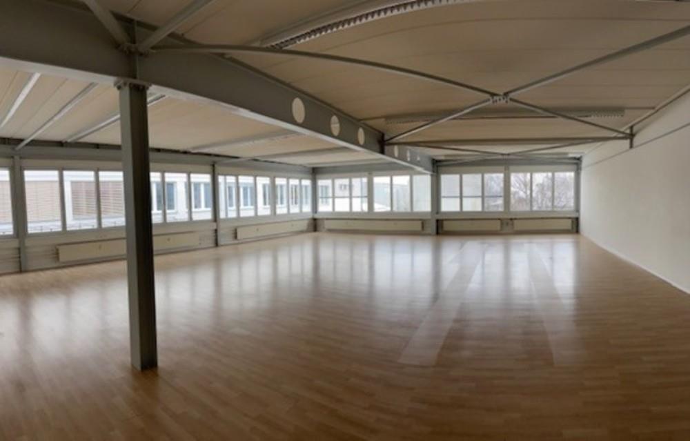 180m² office