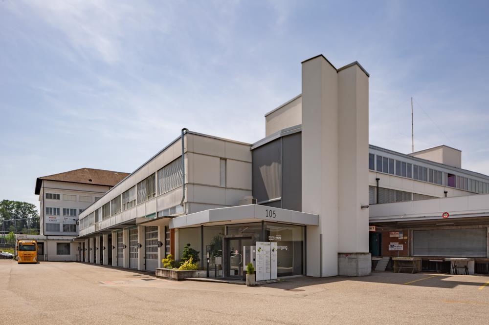 180m² office