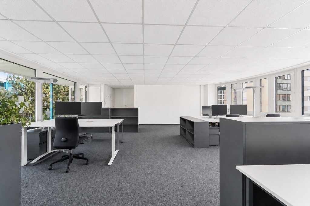 129m² office