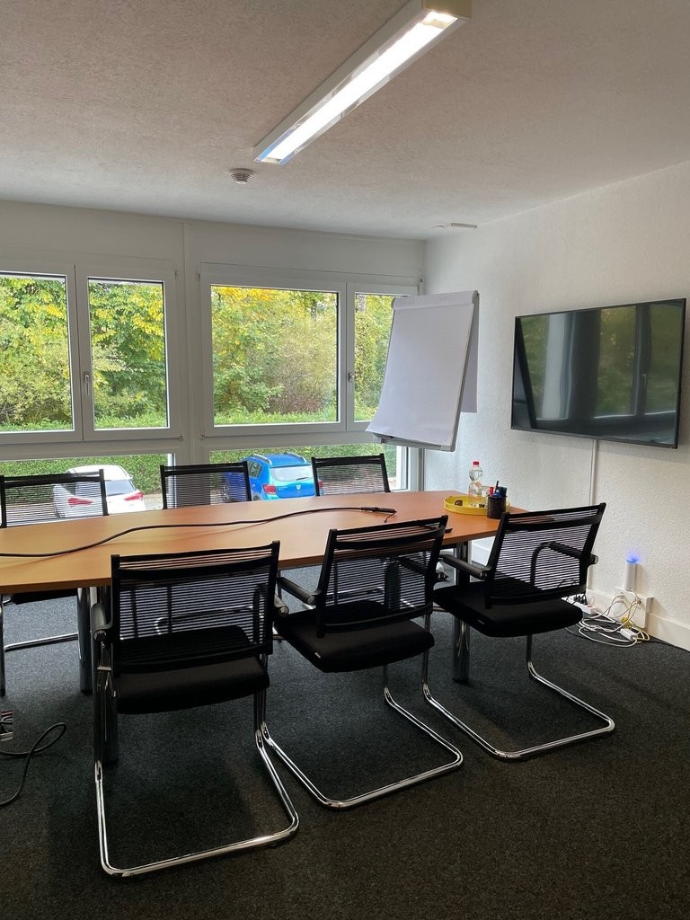 570m² office