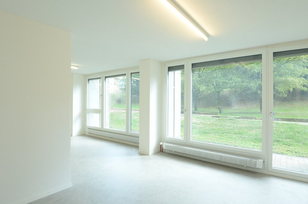 106m² commercial