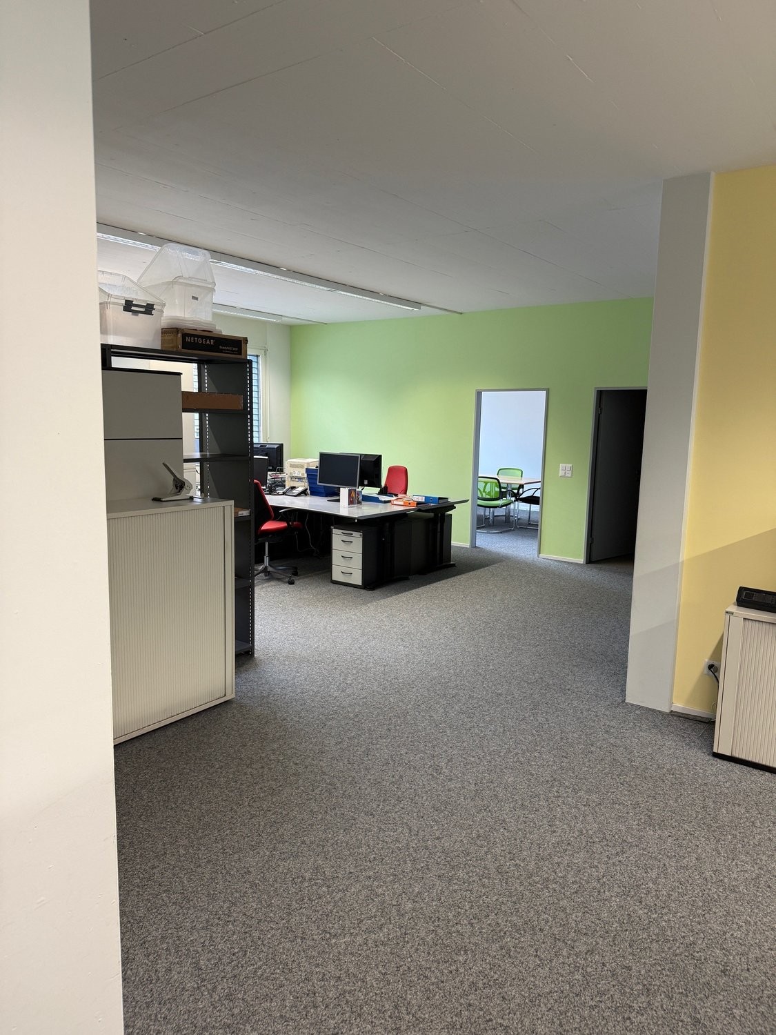 171m² office