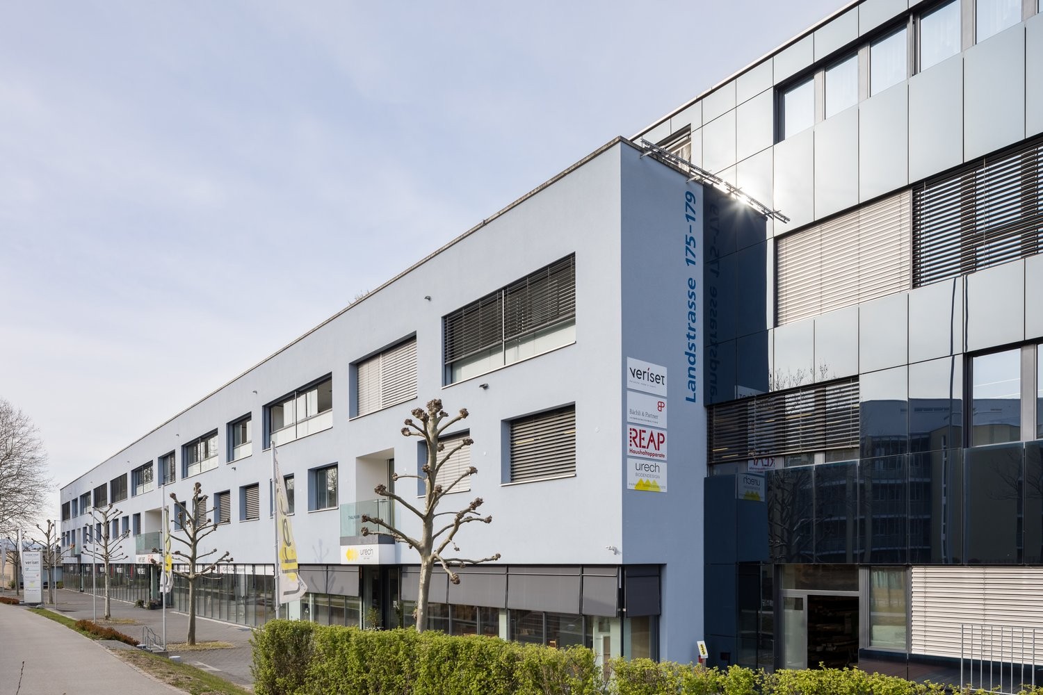 171m² office
