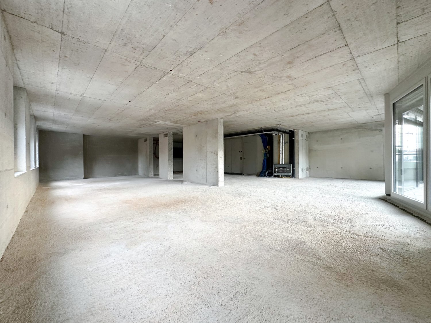 140m² office