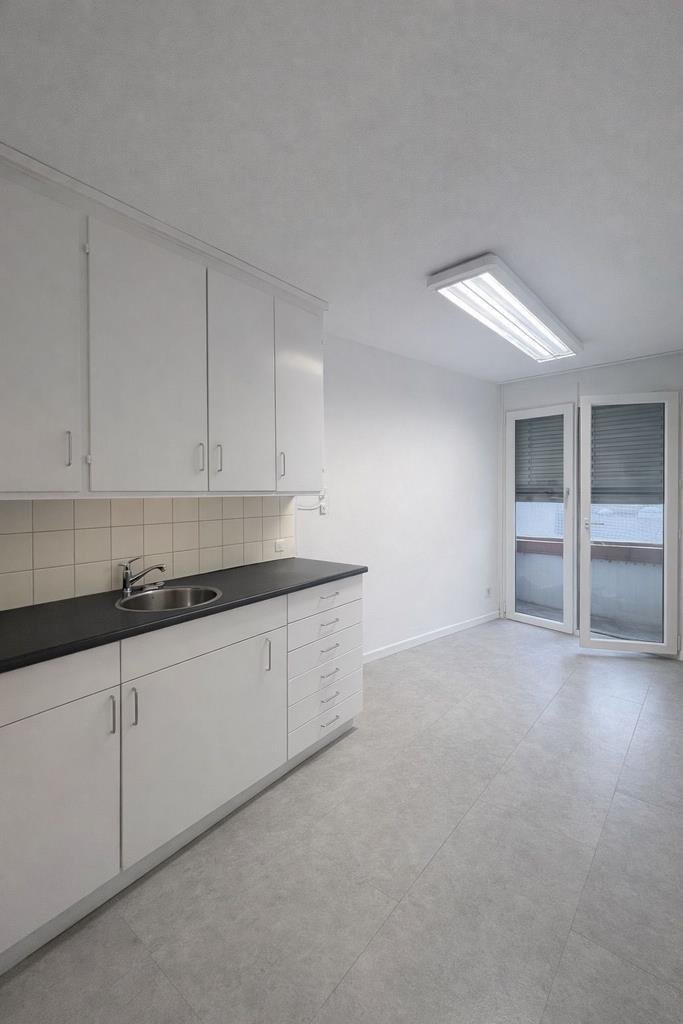 102m² commercial