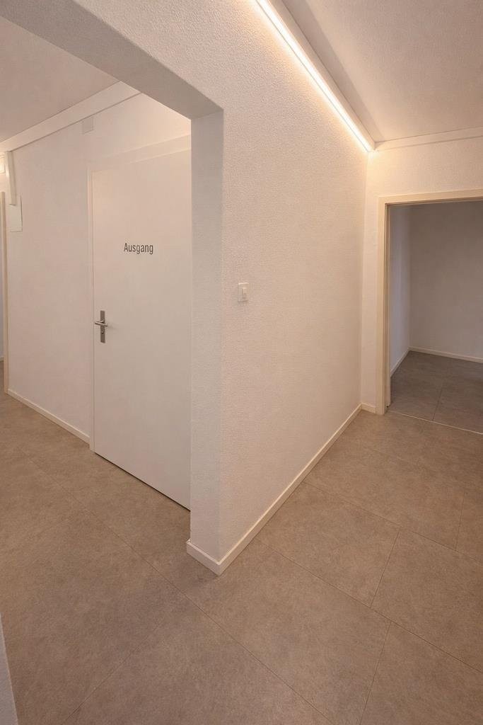 102m² commercial