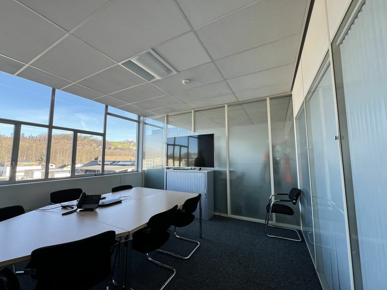 100m² office