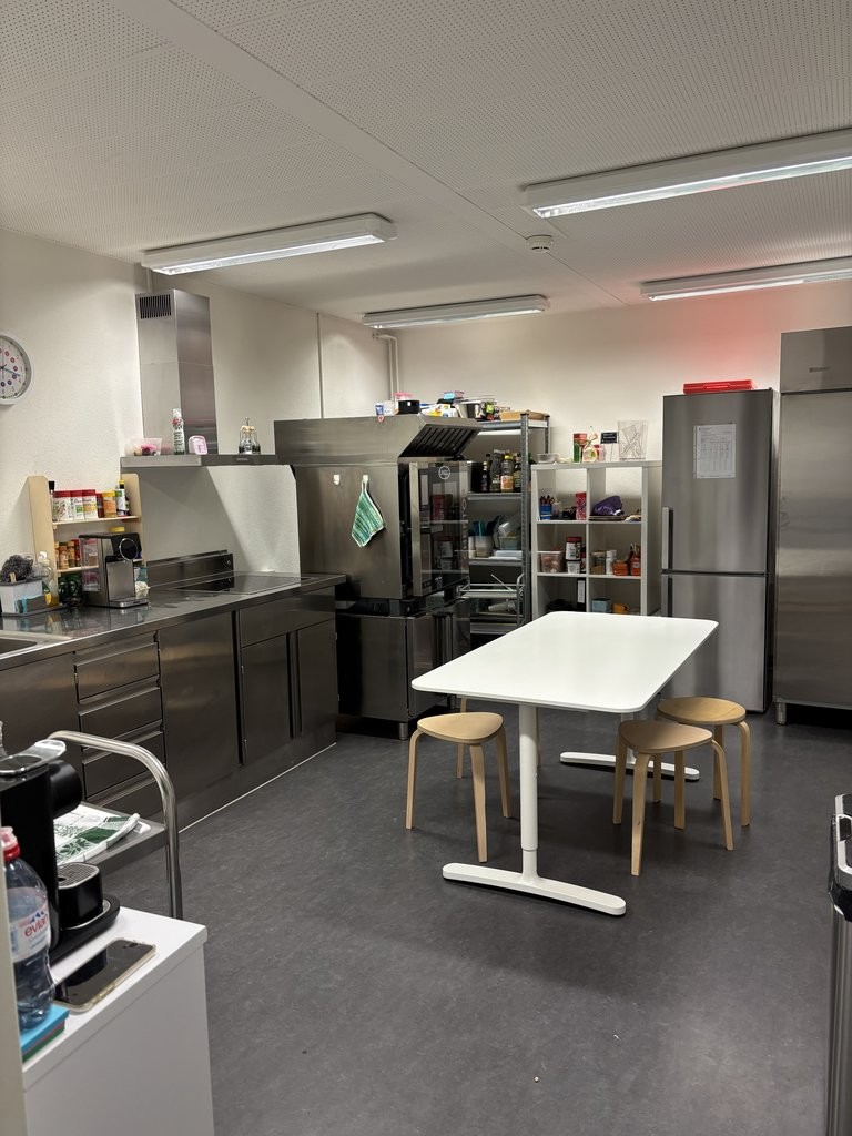 312m² office
