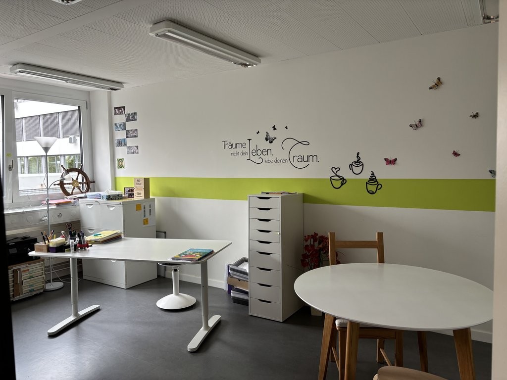 312m² office