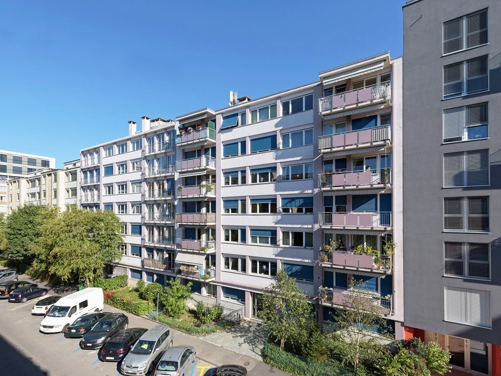 5 rooms apartment