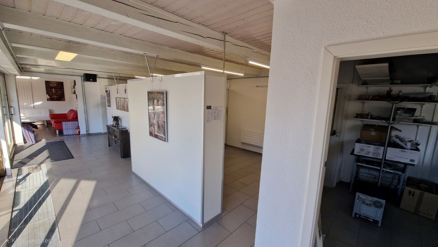 256m² commercial