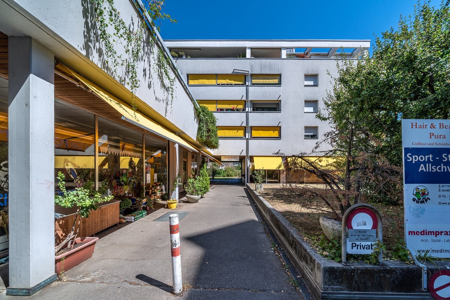 73m² shop