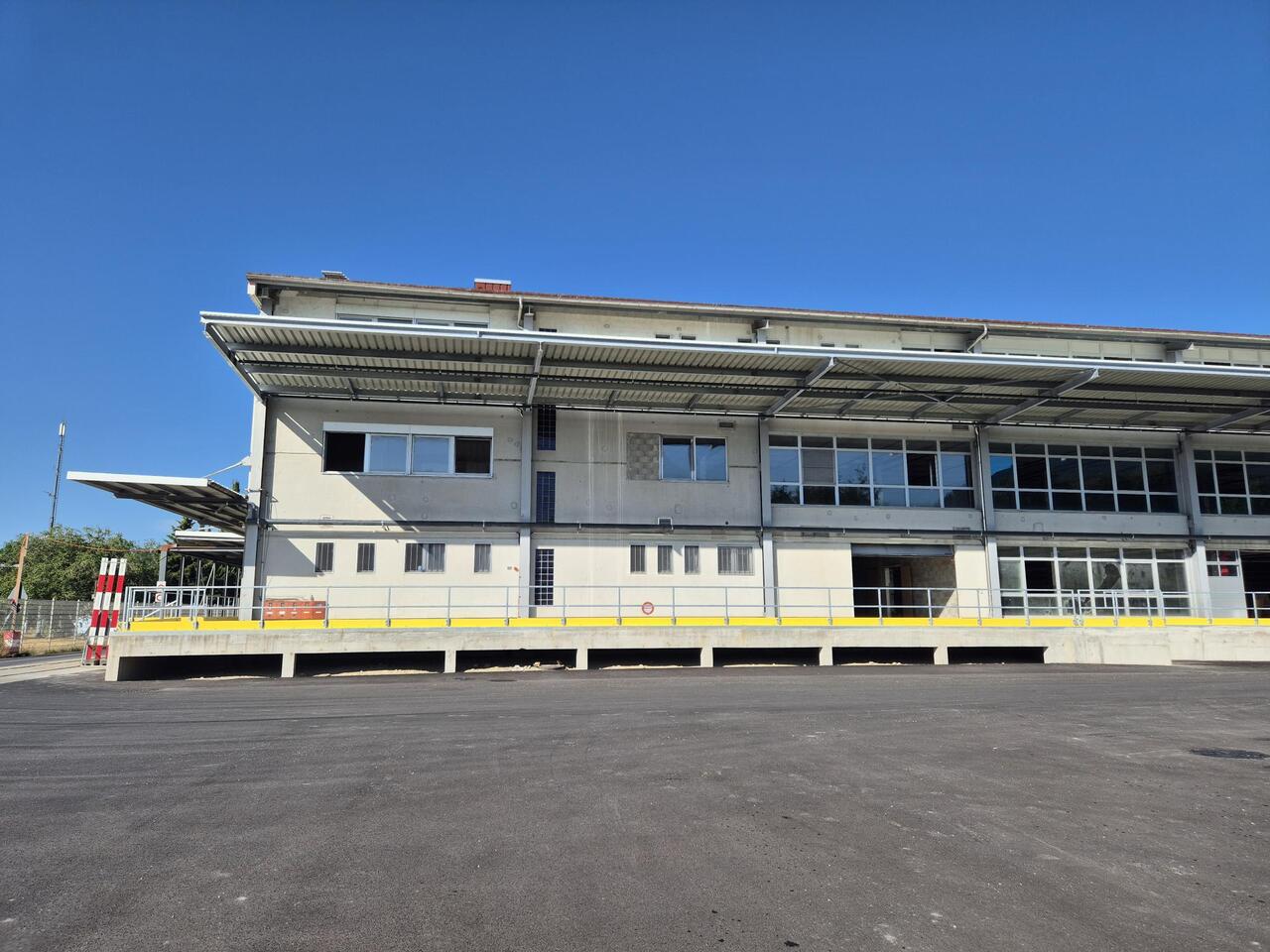 880m² officina