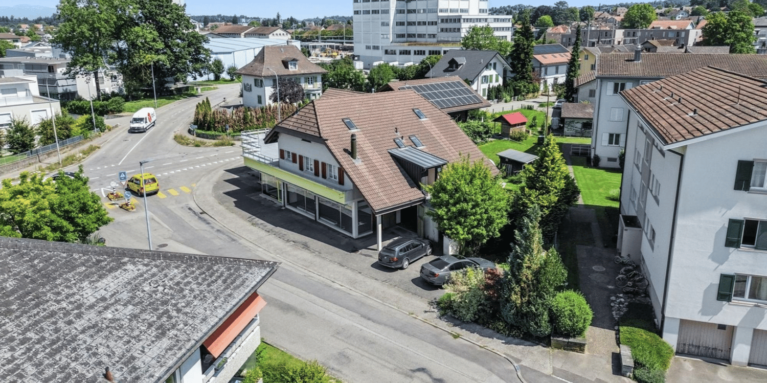 652m² living / commercial building