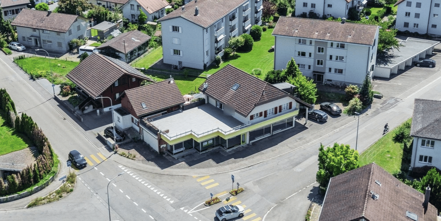 652m² living / commercial building