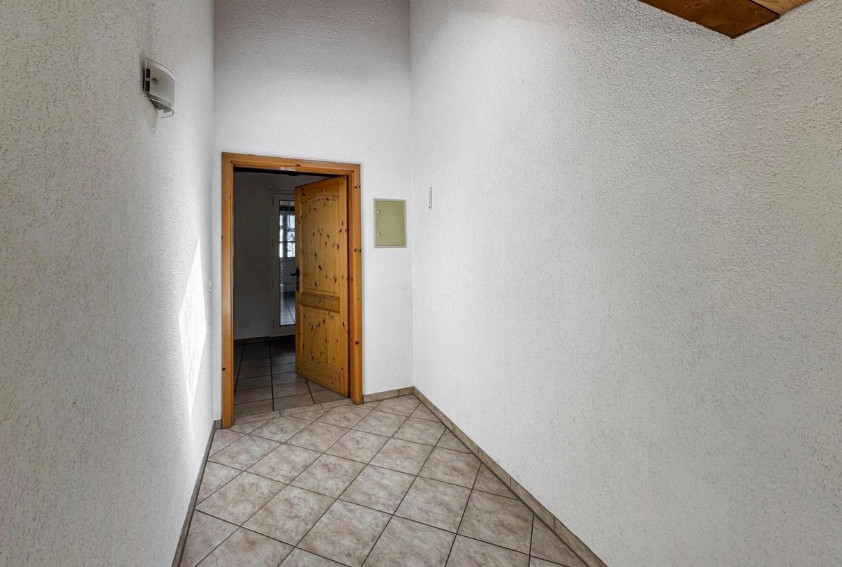652m² living / commercial building
