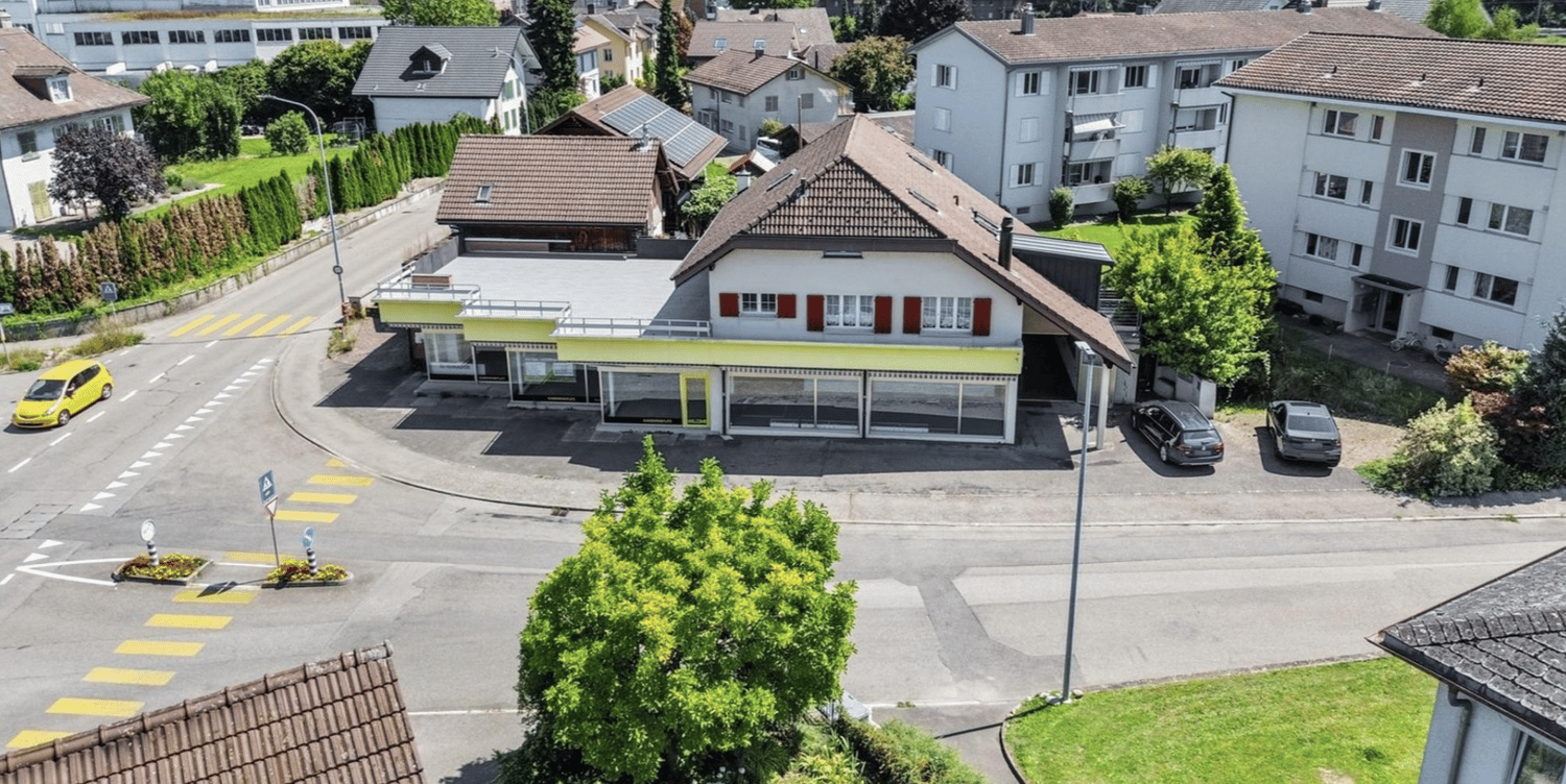 652m² living / commercial building